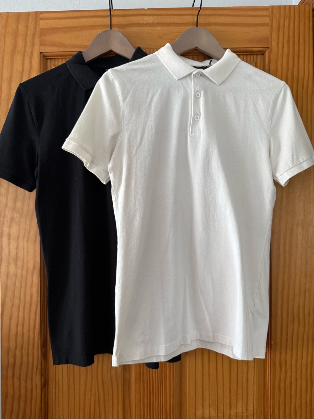 ASOS DESIGN Men's 2-Pack Fitted Short-Sleeve Polo Shirts – Black & White Size M